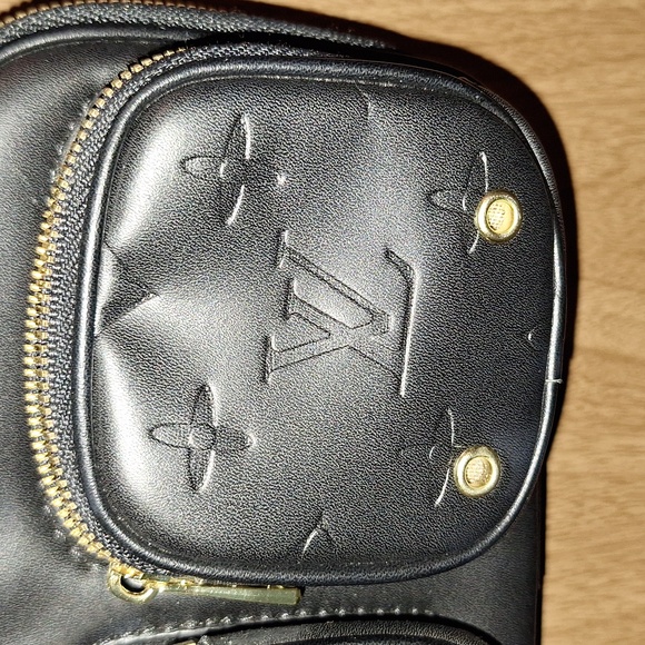 Louis Vuitton Utility Crossbody Shoulder Bag Calf Leather Black - Picture 2 of 8